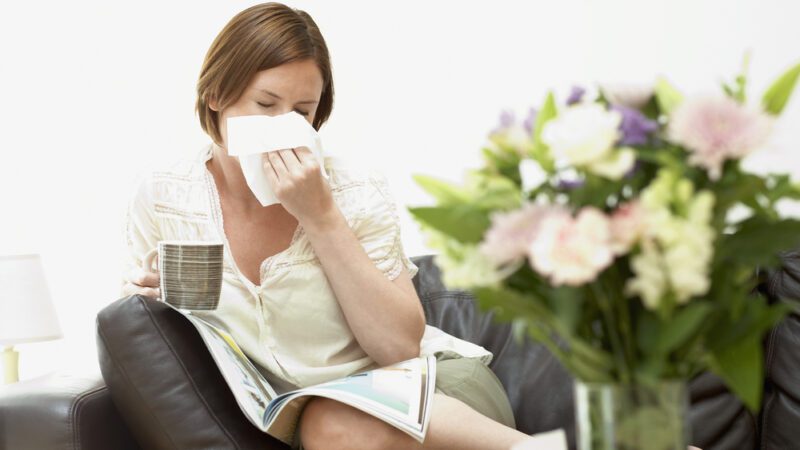 Outbreak of terrible ‘lurgy that’s not Covid’ with coughs that last ‘for weeks’ sweeps UK